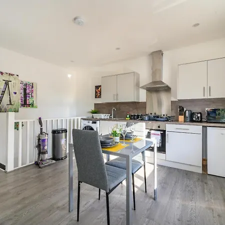 Apartamento F2Hr - Cozy Double Room With Fast Wifi *