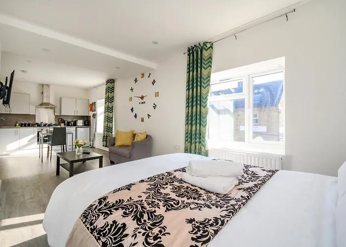 11f2 Captivating & Luxurious *