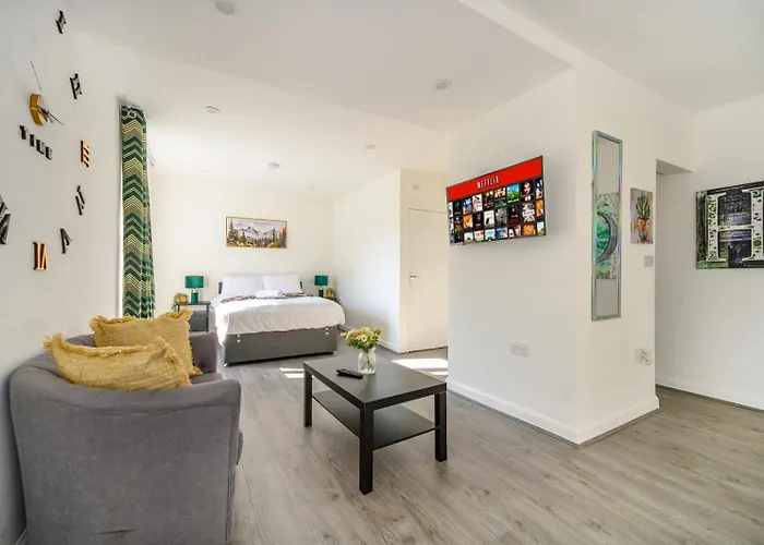 11f2 Captivating & Luxurious