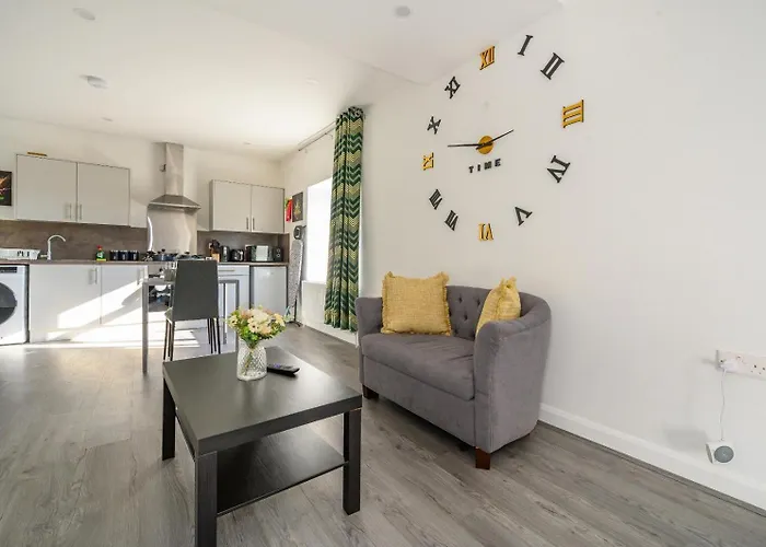 11f2 Captivating & Luxurious Apartment Bradford (West Yorkshire)