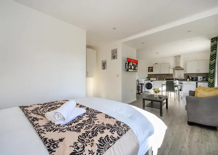 11f2 Captivating & Luxurious 아파트