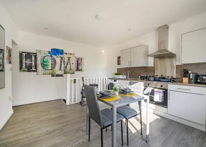 11f2 Captivating & Luxurious