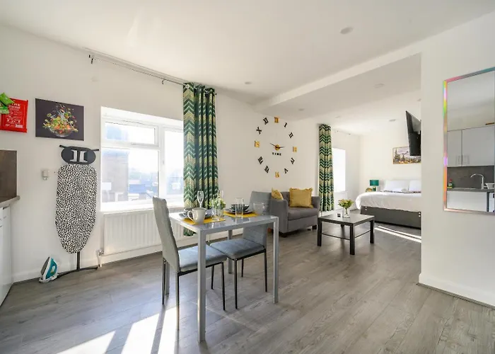 11f2 Captivating & Luxurious Апартаменты