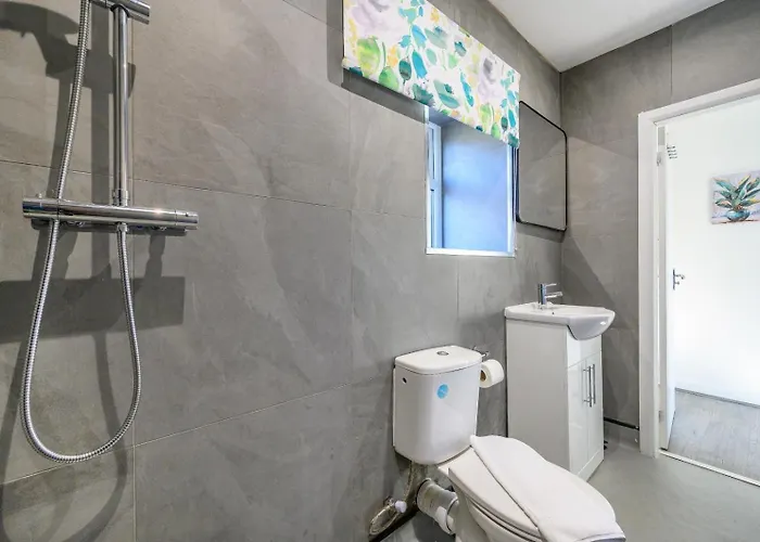 11f2 Captivating & Luxurious *